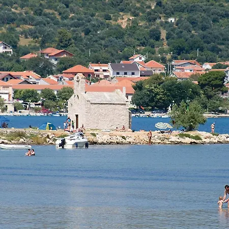 In Tatil Evi
